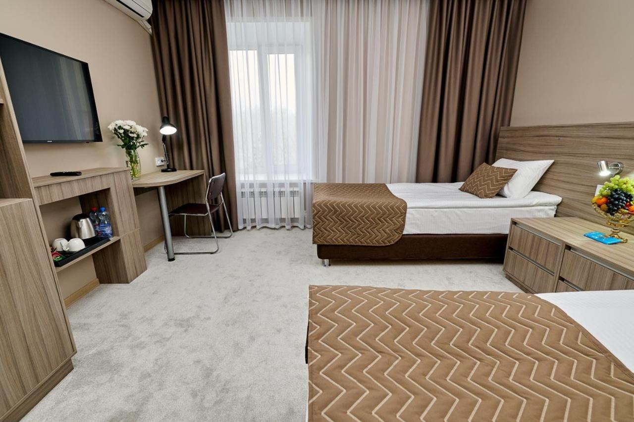 Victoria Hotel Oral Exteriör bild