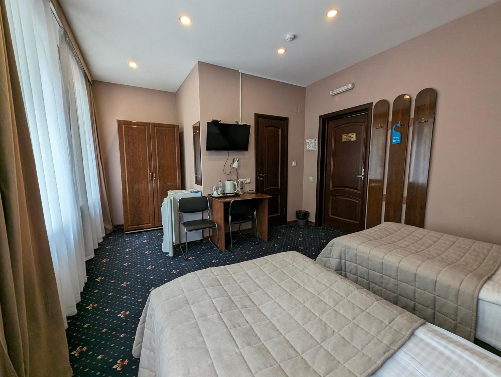 Victoria Hotel Oral Exteriör bild