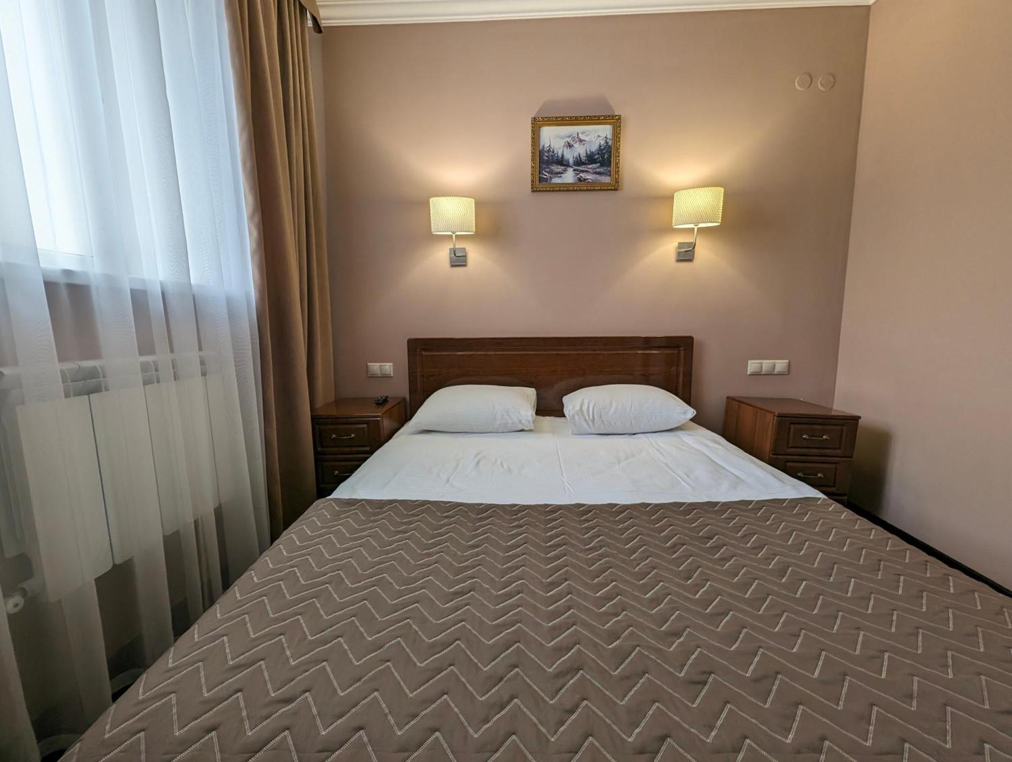 Victoria Hotel Oral Exteriör bild