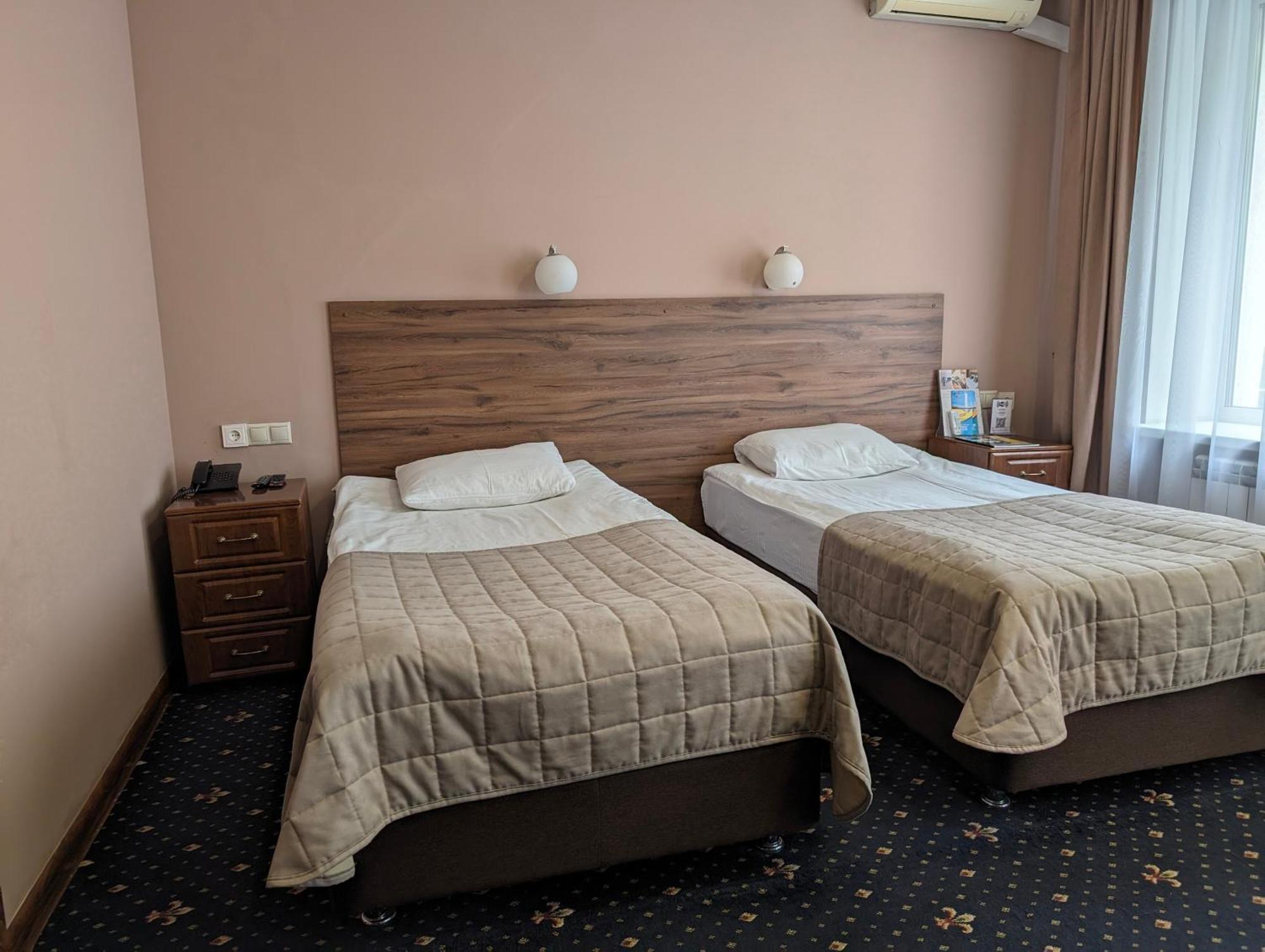 Victoria Hotel Oral Exteriör bild