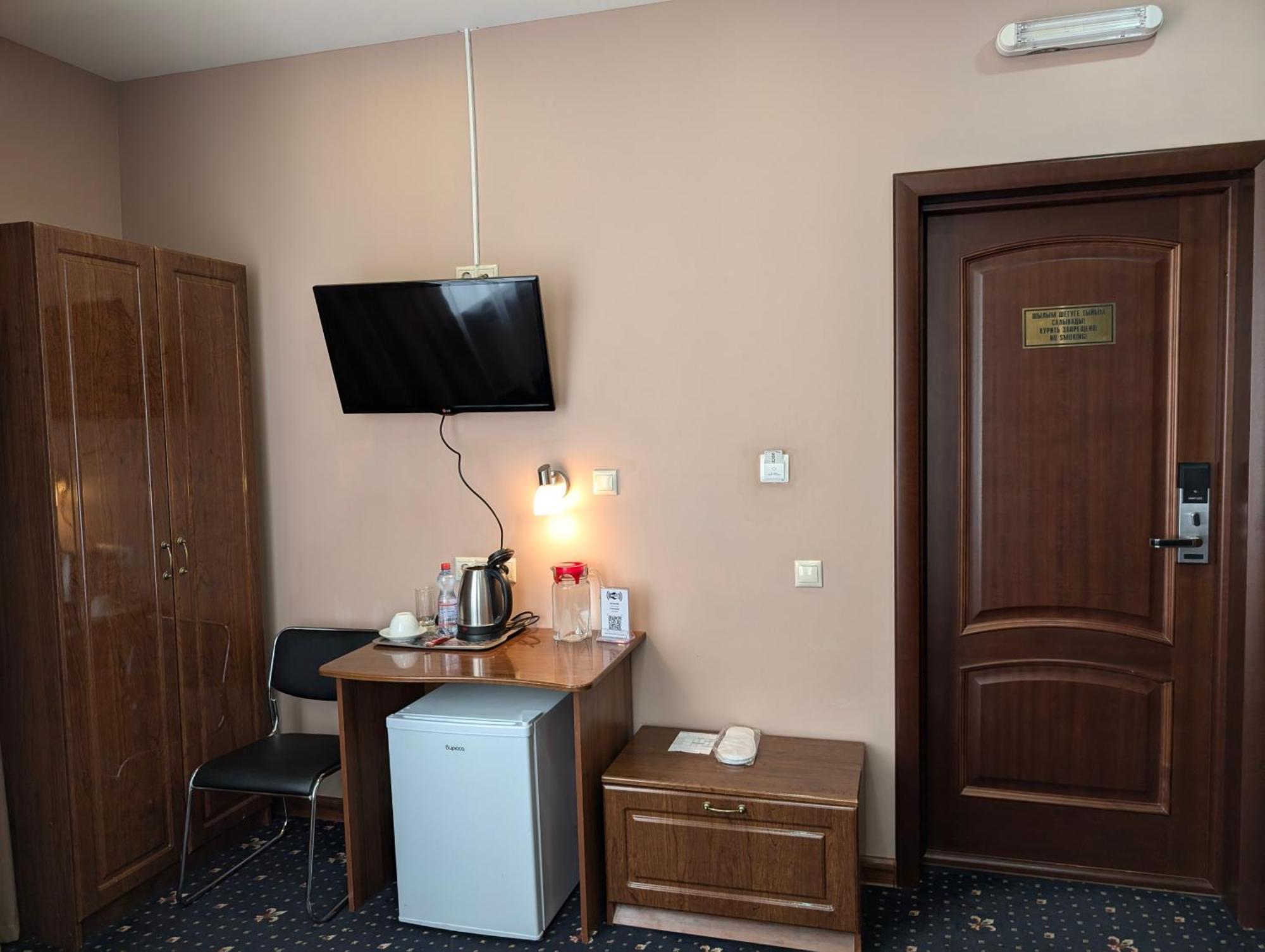 Victoria Hotel Oral Exteriör bild