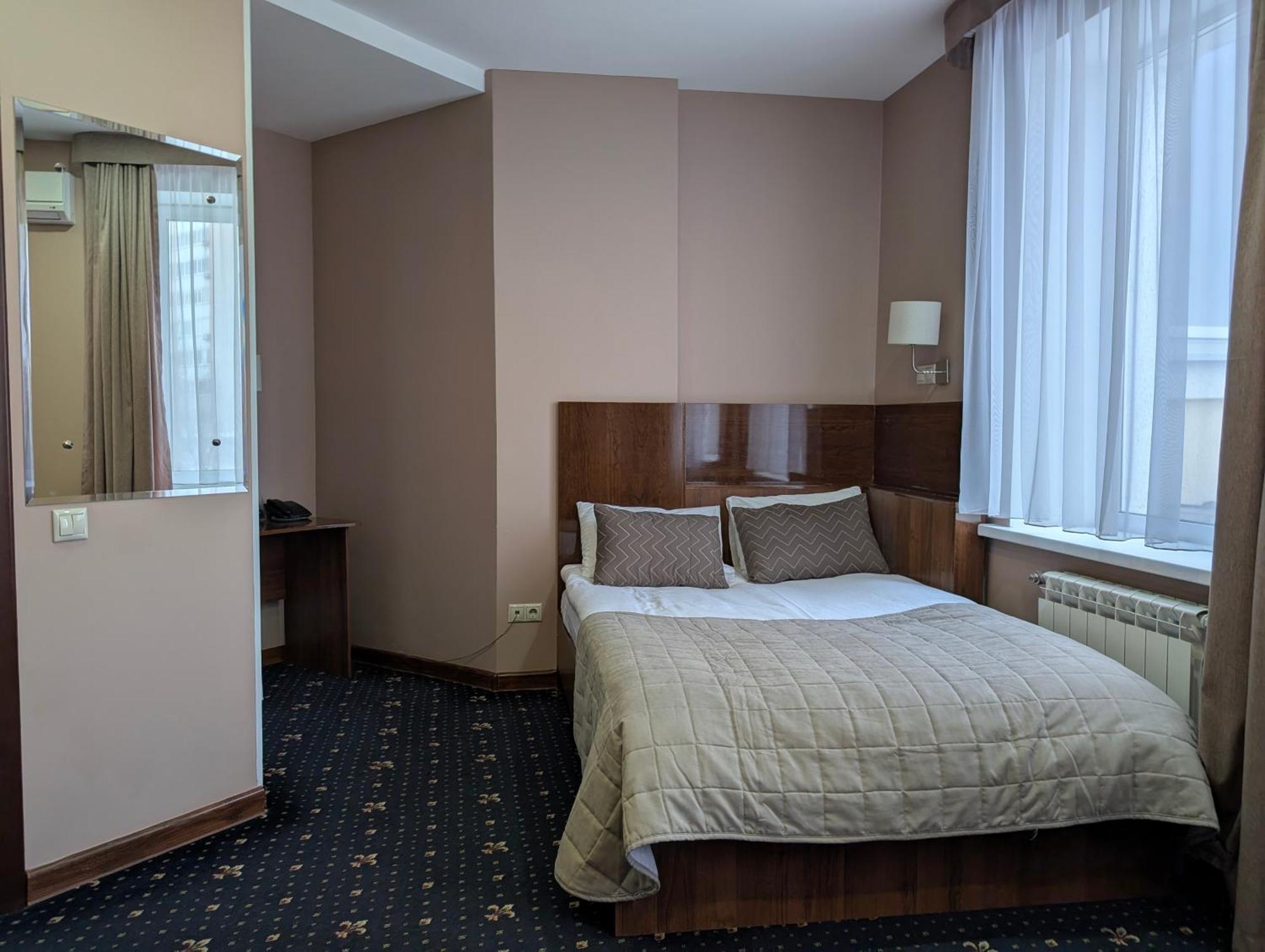 Victoria Hotel Oral Exteriör bild