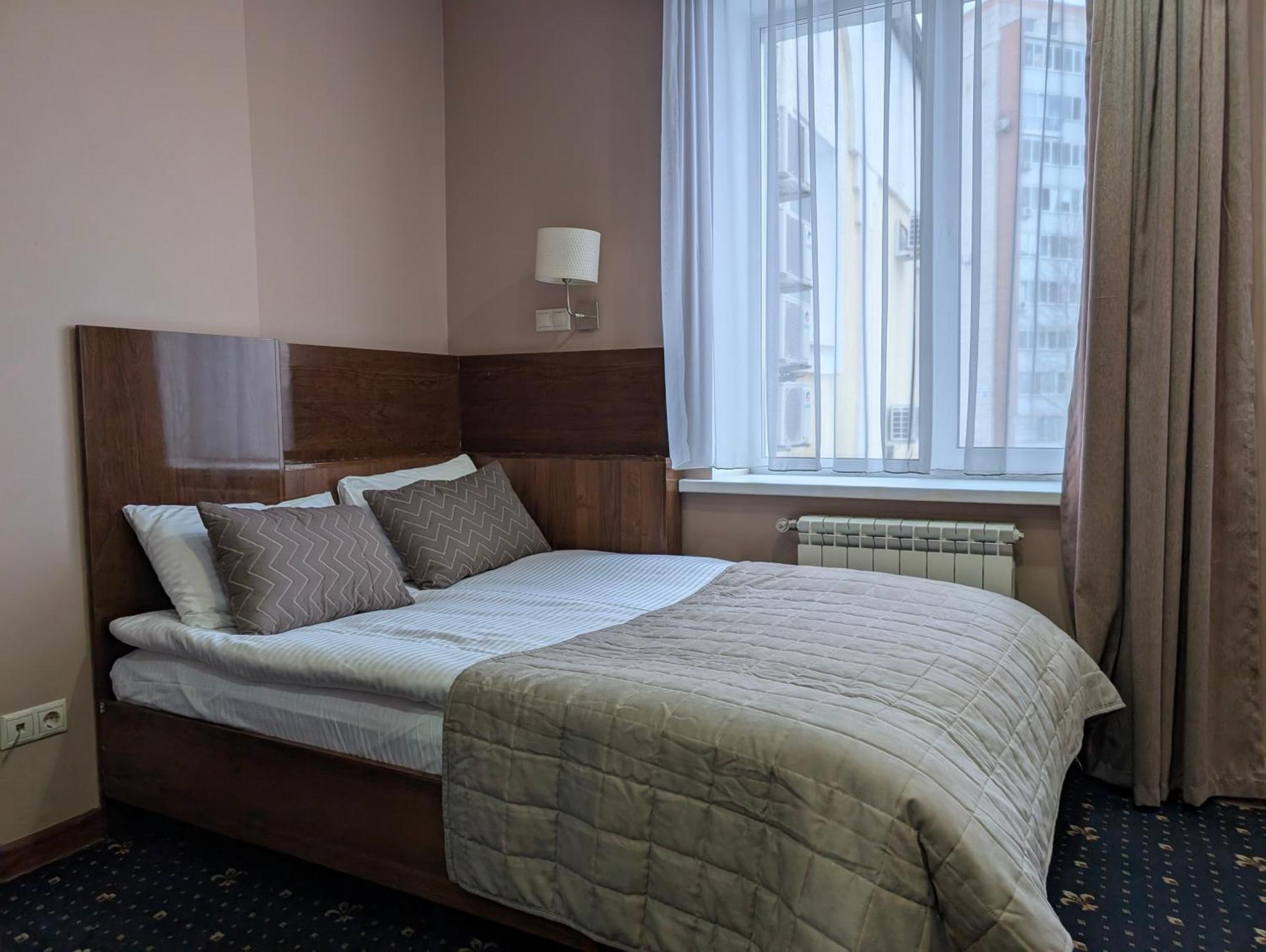 Victoria Hotel Oral Exteriör bild