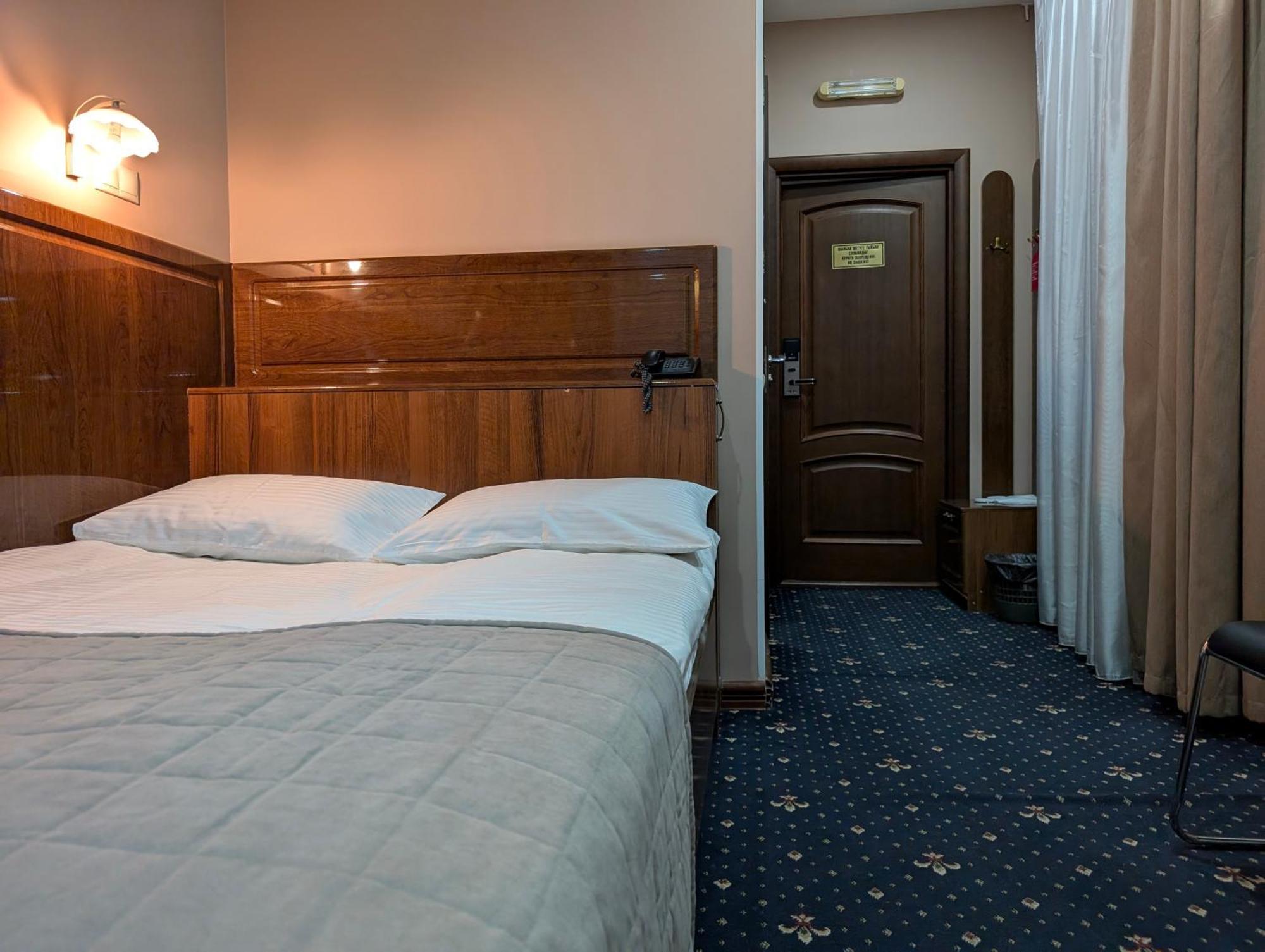 Victoria Hotel Oral Exteriör bild
