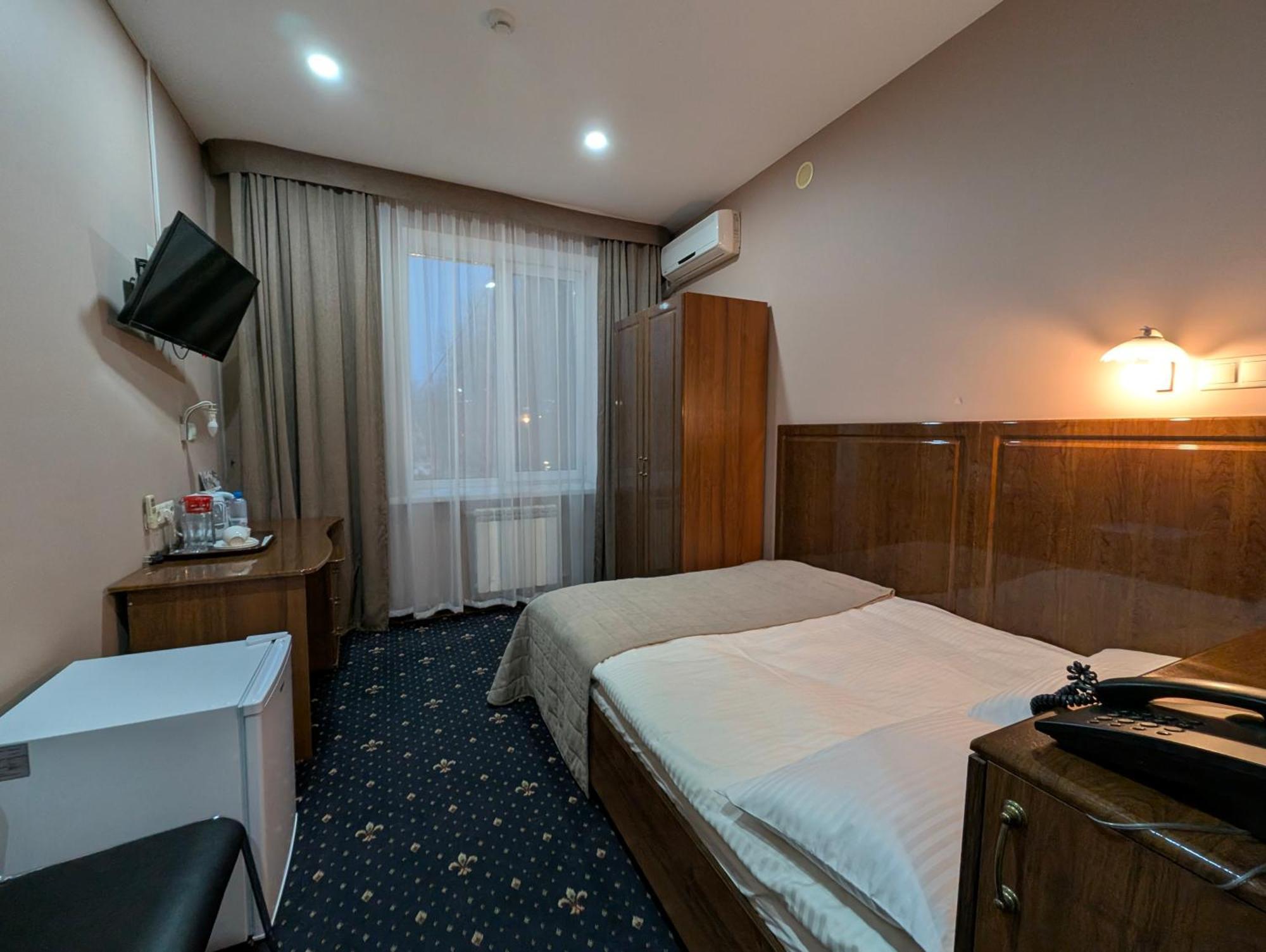 Victoria Hotel Oral Exteriör bild